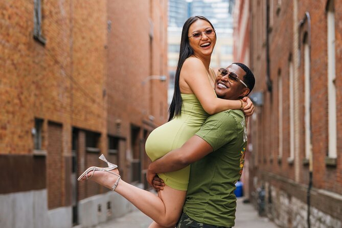 Travel Photo Session in Toronto - How Nichole Handles Posing and Direction