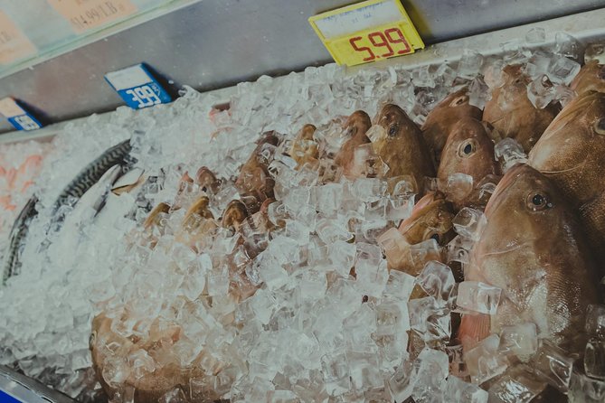 Under the Surface of Montreal's Chinatown: Guided Food Walking Tour - Three regional cuisines in one meal