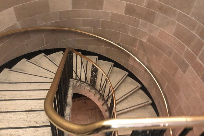 Underground Toronto PATH Tour - Who Will Get the Most From This Walk
