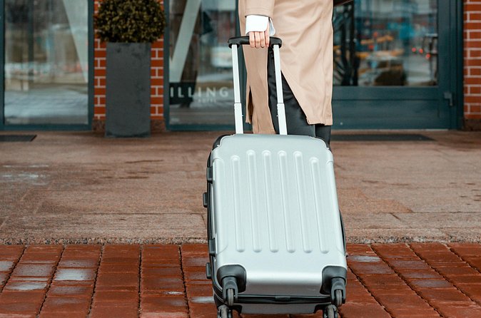 Vancouver All Day Luggage Storage - Is $16.52 a Good Deal?