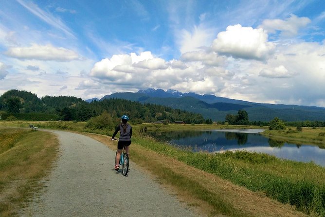 Vancouver Biking and Hiking Tour including Lunch - The guides are central to the experience