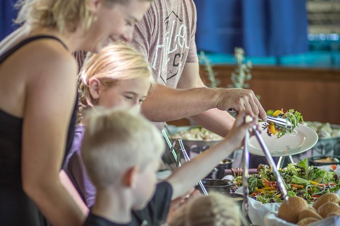 Vancouver - Brunch and Lunch Cruise - Assigned tables make lunch easier