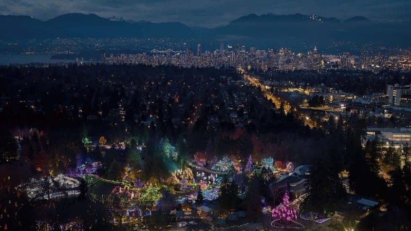 Vancouver Christmas Lights Karaoke Trolley Tour - English Bay, Robson Street, and Gastown by night