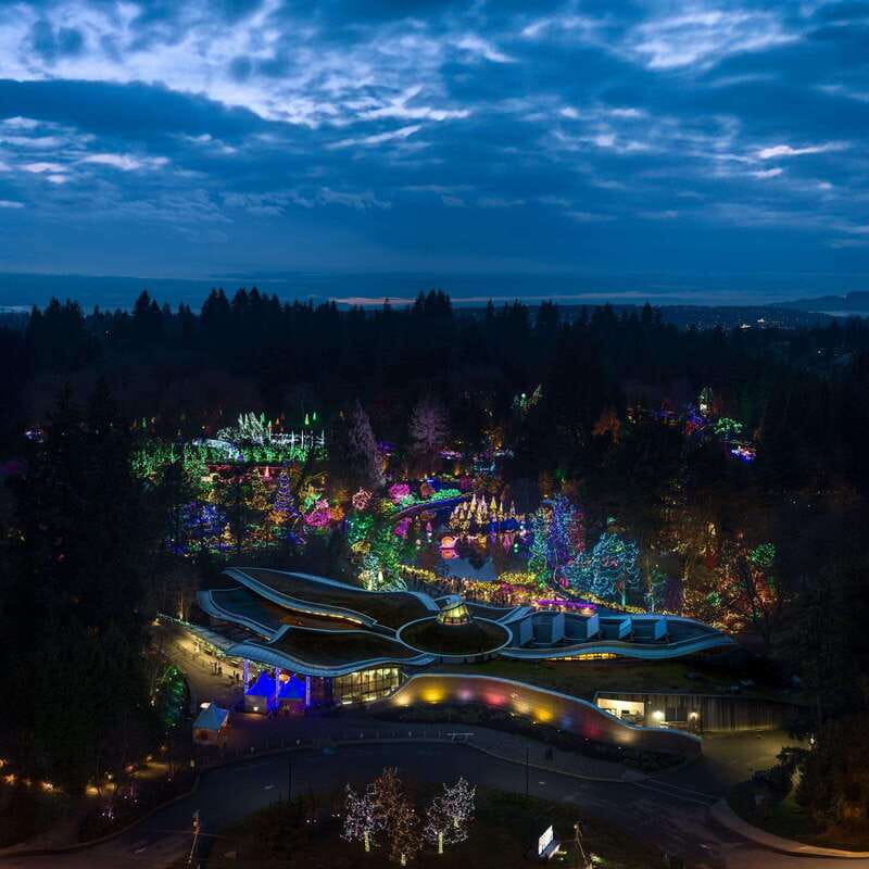 Vancouver Christmas Lights Karaoke Trolley Tour - Karaoke, guides, and the social side of the ride