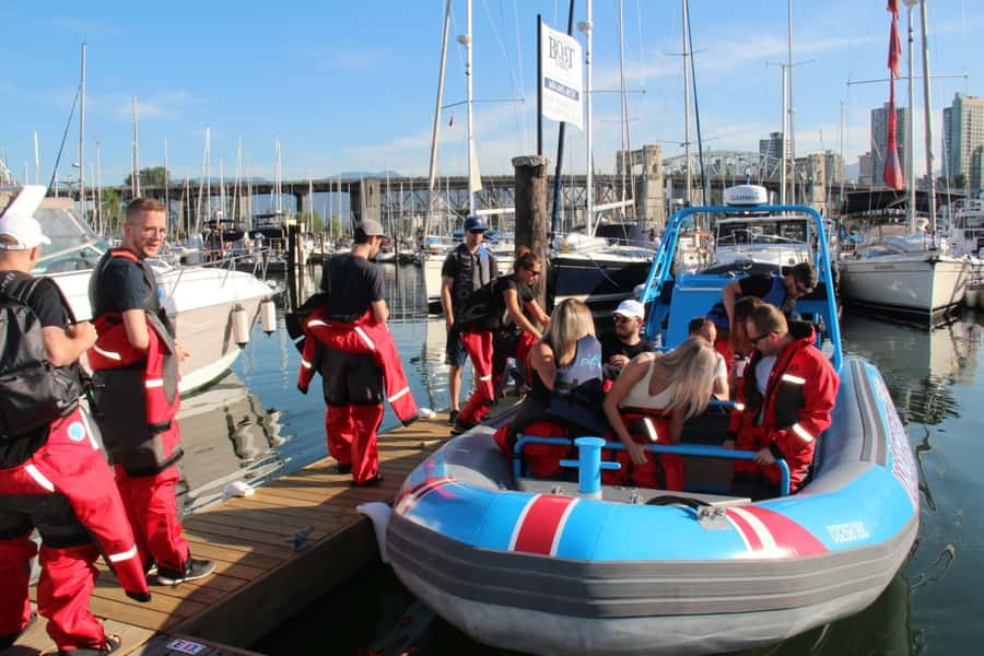 Vancouver: City and Seals Boat Tour - Weather, clothing, and practical comfort