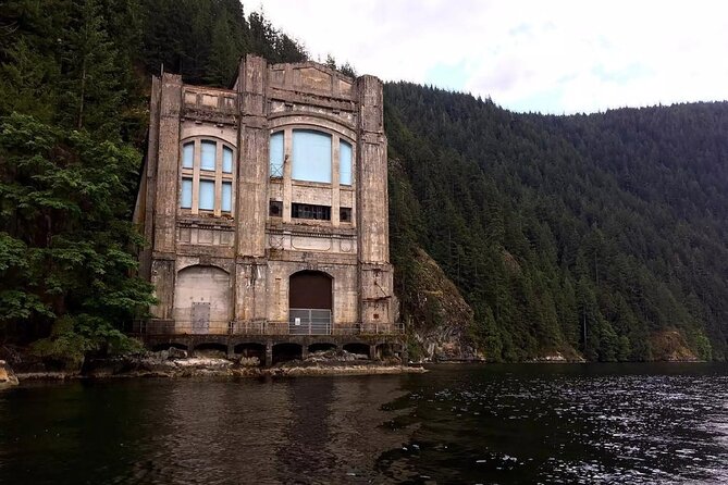 Vancouver City and Waterfall Waterfront Sightseeing Boat Tour - What the strongest guide experiences add