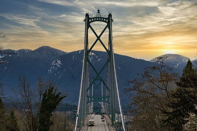 Vancouver City Highlights - Private Tour up to 14 guests - Yaletown, locomotives, arenas, and Chinatown