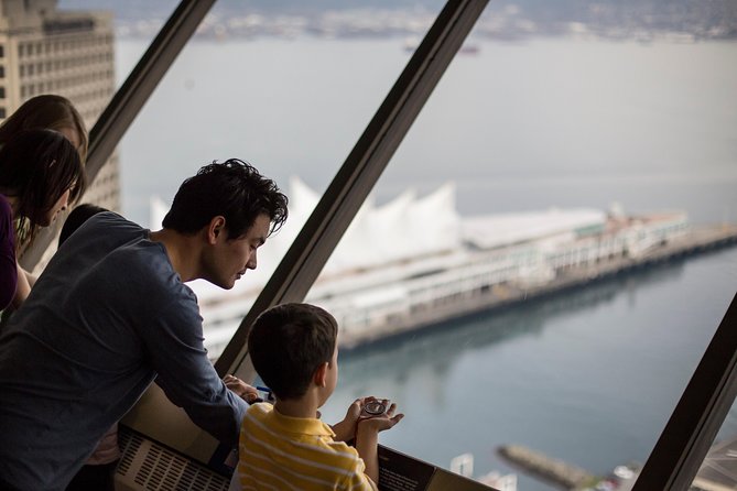 Vancouver City & Lookout Tour and Option to Add Airport Drop Off - Robson Street and downtown Vancouver