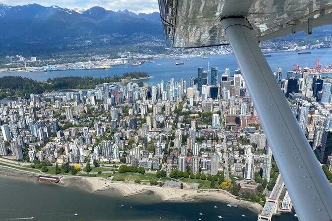 Vancouver City Skyline Scenic Seaplane Tour - Lions Gate Bridge and the coastal view