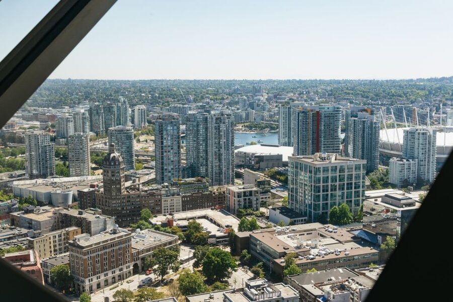 Vancouver: Entry Ticket for the Vancouver Lookout - The audio tour and what to bring