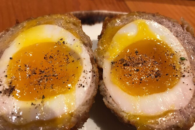 Vancouver Food Tour with 6 Tastings of Sushi, Chocolate, and more - Six tastings, from pork to chocolate