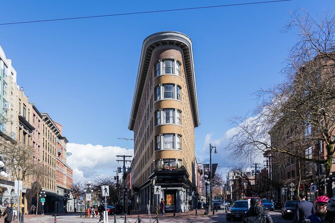 Vancouver Gastown Scavenger Hunt - Waterfront Station closes the loop