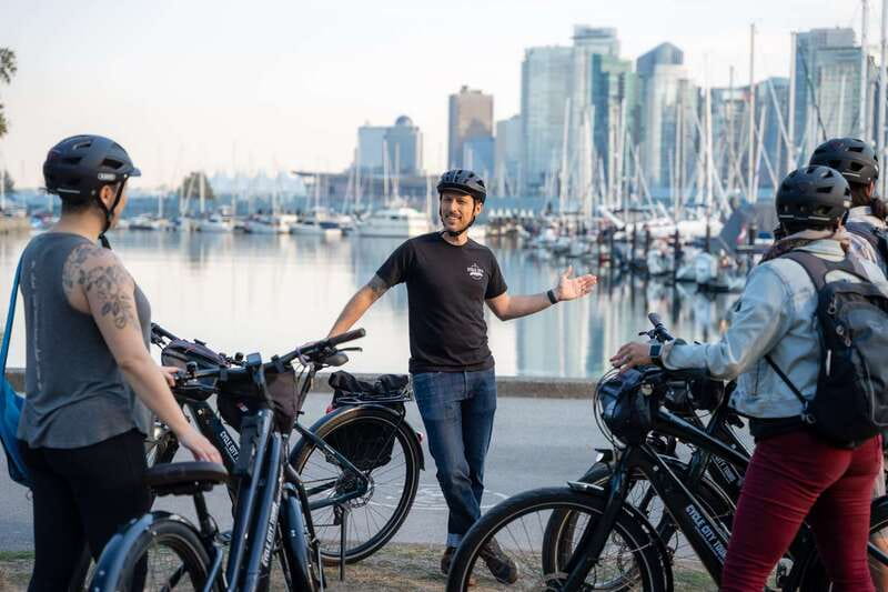 Vancouver: Guided Bike Tour - Granville Island gives you 45 minutes to eat