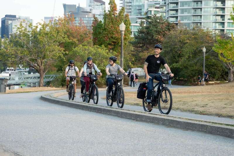 Vancouver: Guided Bike Tour - Coal Harbour finishes the loop by the water