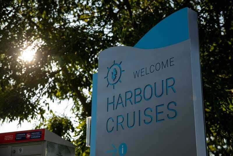 Vancouver Harbor Sightseeing Cruise - Choosing your seat and getting the best photographs
