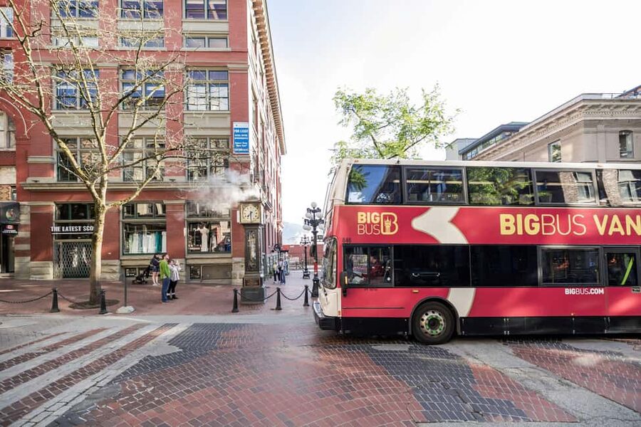 Vancouver: Hop-on Hop-off Sightseeing Tour with 10 Stops - Start at Canada Place for the clearest city overview