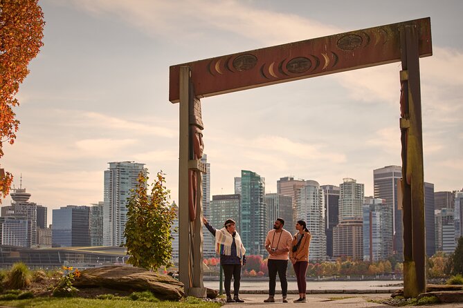 Vancouver Hop On Hop Off Trolley Tour - Guides can make the ride much better