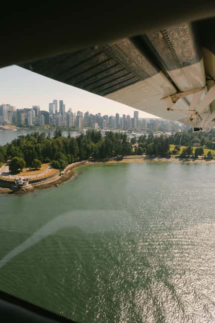 Vancouver: Scenic Panorama Seaplane Tour - Horseshoe Bay and Point Atkinson
