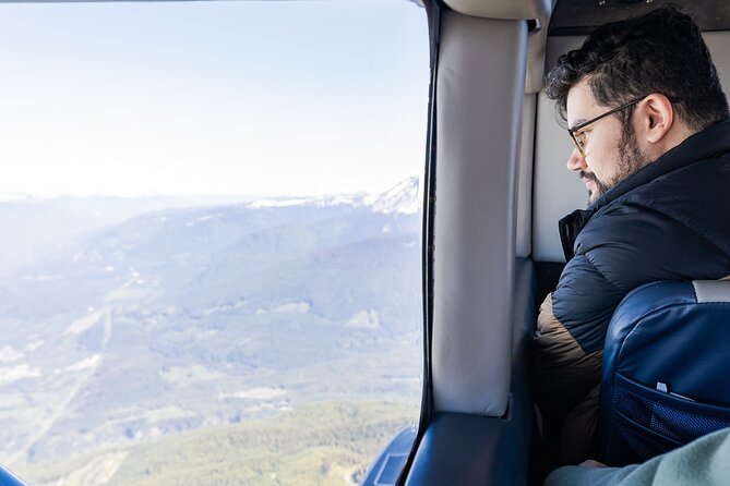 Vancouver to Whistler Scenic Seaplane Transfer: One Way - Inside the 14-passenger de Havilland seaplane