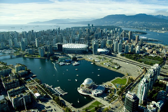 Vancouver Tour: Stanley Park, Granville Island & Capilano Bridge - A practical Vancouver overview in one afternoon