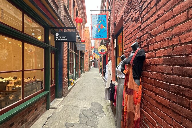 Victoria Alleyways and Ales Craft Beer Tour - Ending at Bastion Square and Market Square