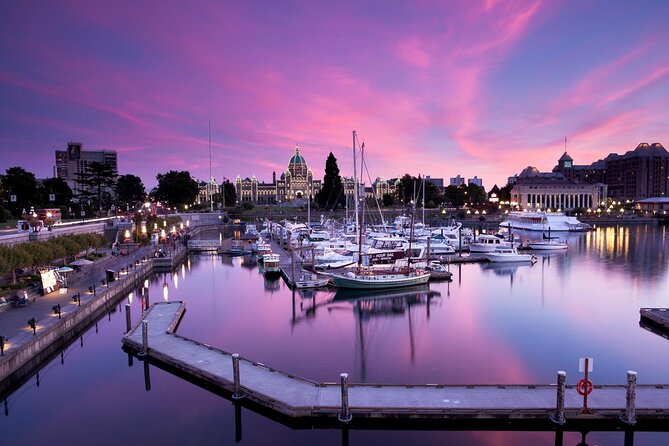 Victoria and Butchart Gardens Tour with Gulf Island Ferry - What the guide adds to a complicated day