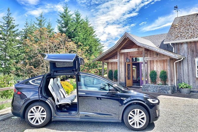 Victoria Boutique Winery Tour - Symphony Vineyard begins the countryside tasting