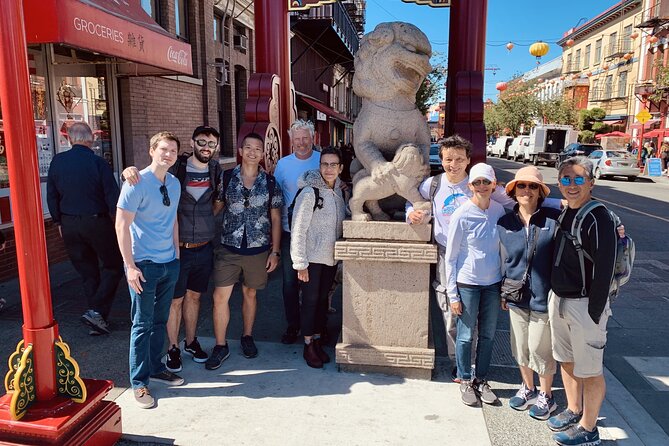 Victoria City Highlights 3 Hour Walking Tour | Grauity-Based - Chinatown and the Canada sign