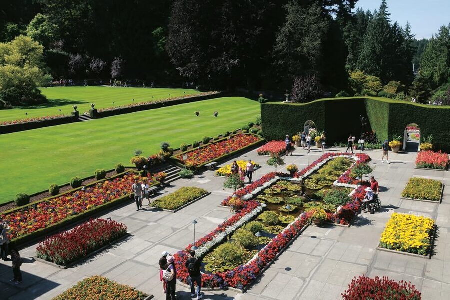 Victoria: City Highlights and Butchart Gardens Tour - Two hours among the gardens at Butchart Gardens