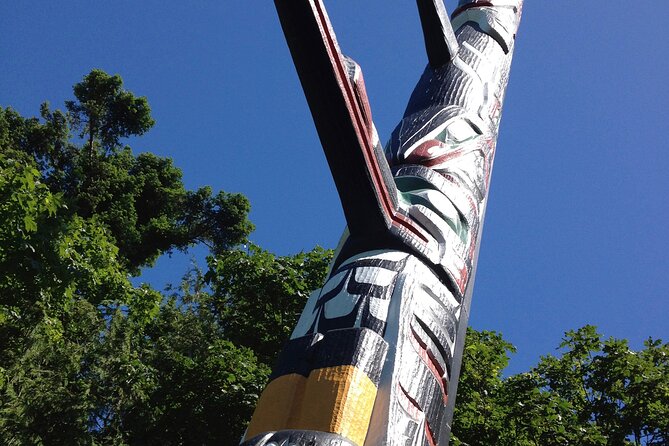 Victoria City Highlights Pedal or E-Bike Tour - Hoods & Legends - Beacon Hill Park and the Indigenous story