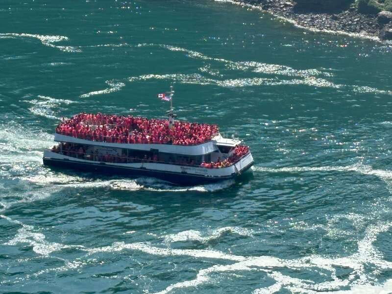 Walking Tour of Niagara Falls Canada and Hornblower Boat - The one-hour walk gives Niagara some meaning