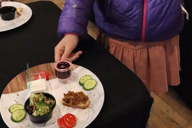 Walking tour of Old Lévis, Quebec with tasting - Local bites at Boutique du Quartier