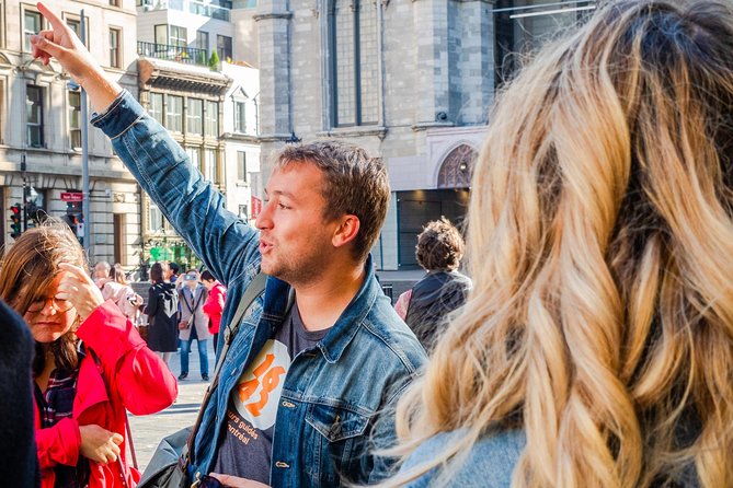 Walking tour of Old Montreal - 16/42 Tours - Guides who make the difference