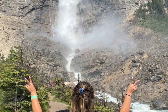 Waterfalls, Lakes & Hidden Gems – Yoho Adventure from Calgary - The guides add value to a long day