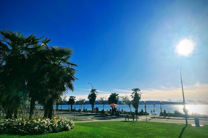 Welcome to Vancouver - Private Tour - Stanley Park, the Seawall, and the Hollow Tree