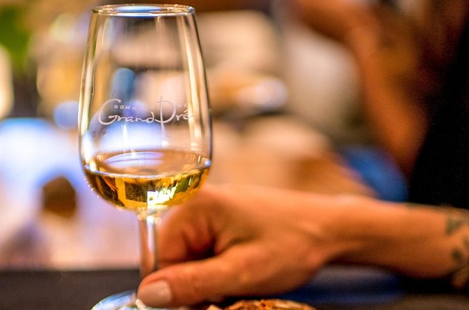 Wine Tour Wolfville Wine Tours in Nova Scotia- 6 Hours - The value of $238.06 per person