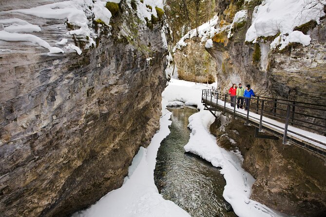 Winter 5 Days- Banff, Yoho, Icefields, Canyon & Gondola - Group size, comfort, and the real pace