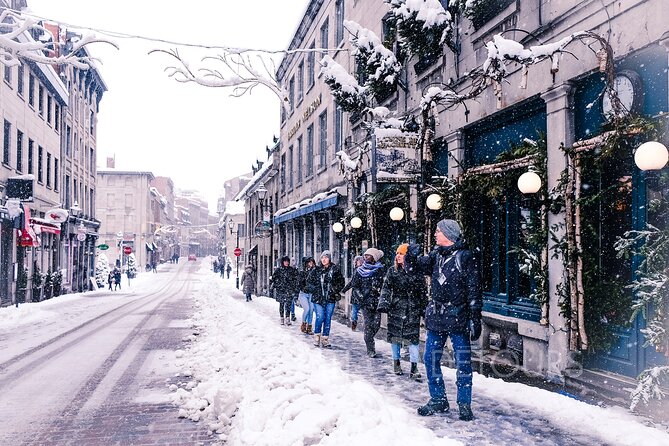 Winter Express: Old Montreal Highlights Walking Tour - Meeting the guide near Place d’Armes