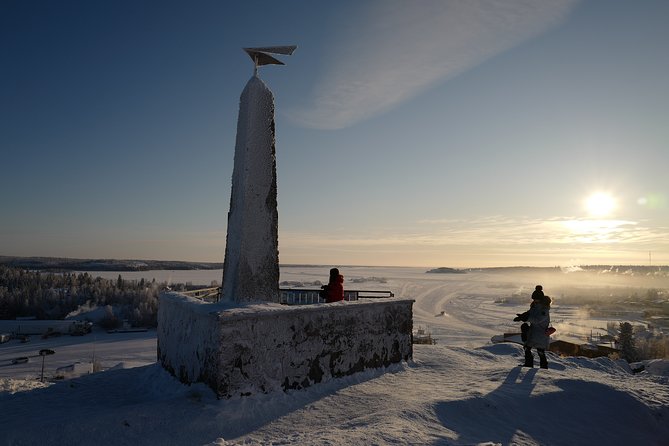 Yellowknife City Tour + Nature's North Wildlife Gallery - The Bush Pilot’s Monument and Yellowknife’s best city view