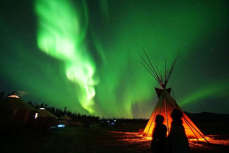 Yukon: Aurora Borealis Late Night Viewing Tour - What the guide adds to the night