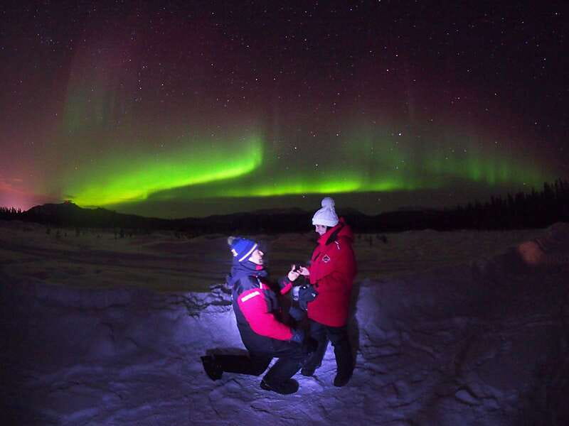 Yukon: Aurora Borealis Late Night Viewing Tour - Hot drinks, snacks, and a sensible place to warm up